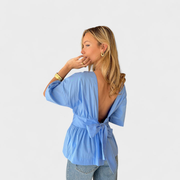 Margareta – Delikatna Bluzica s Udarcem
