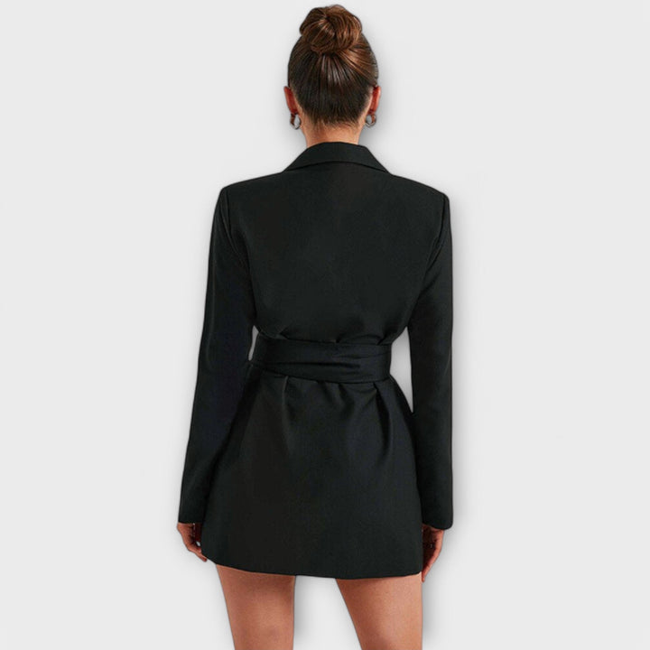 Nika – Elegantna Haljina s Pojasom
