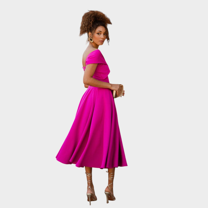 Mia – Elegantna magenta haljina